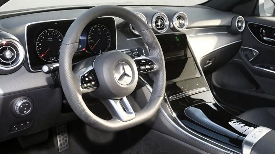 التصميم الداخلي في مرسيدس C180